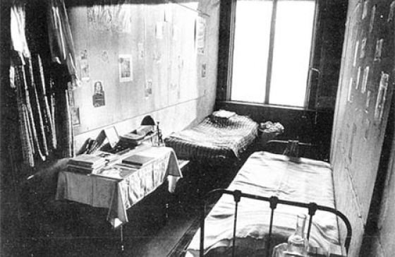 Otočné dveře vedoucí do skrýše